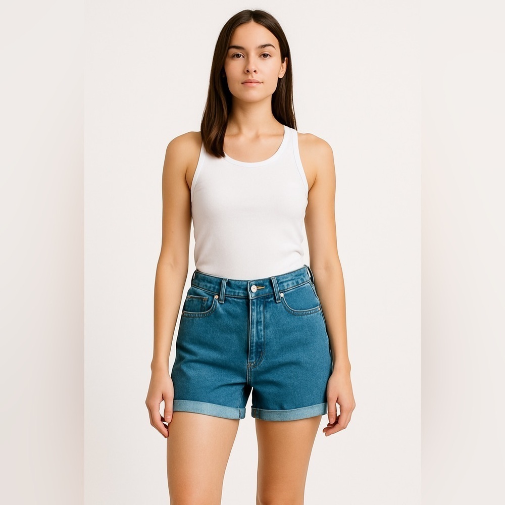 ASOS DESIGN Women’s Light Blue Denim Cutoff Shorts 30” Mid Rise Cuffed Classic